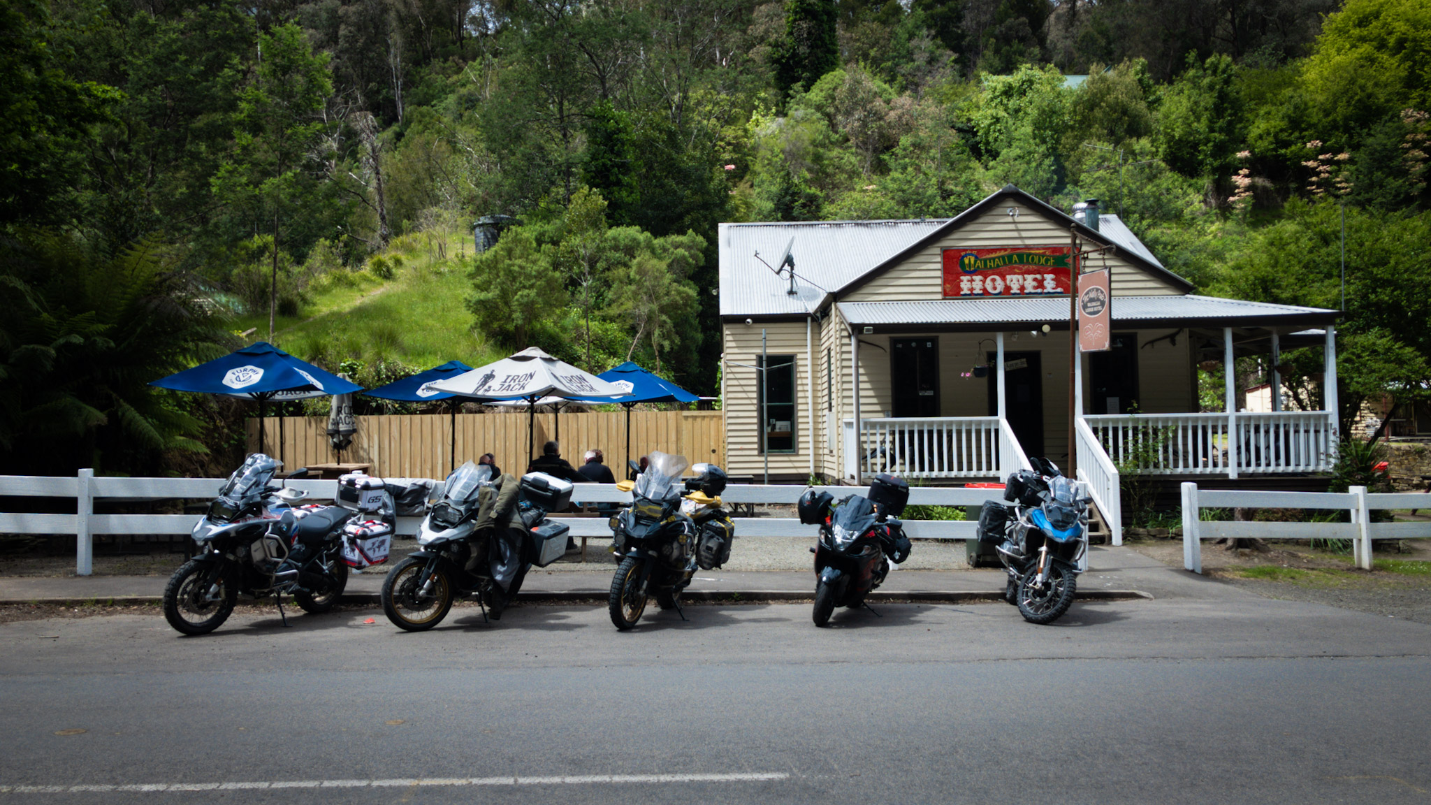 Wally Pub - watch out for the friendly Kookaburras!